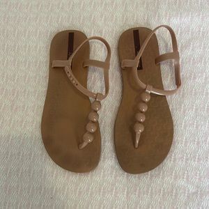 Jelly Sandals Ipanema size 6. Comes with the original box.